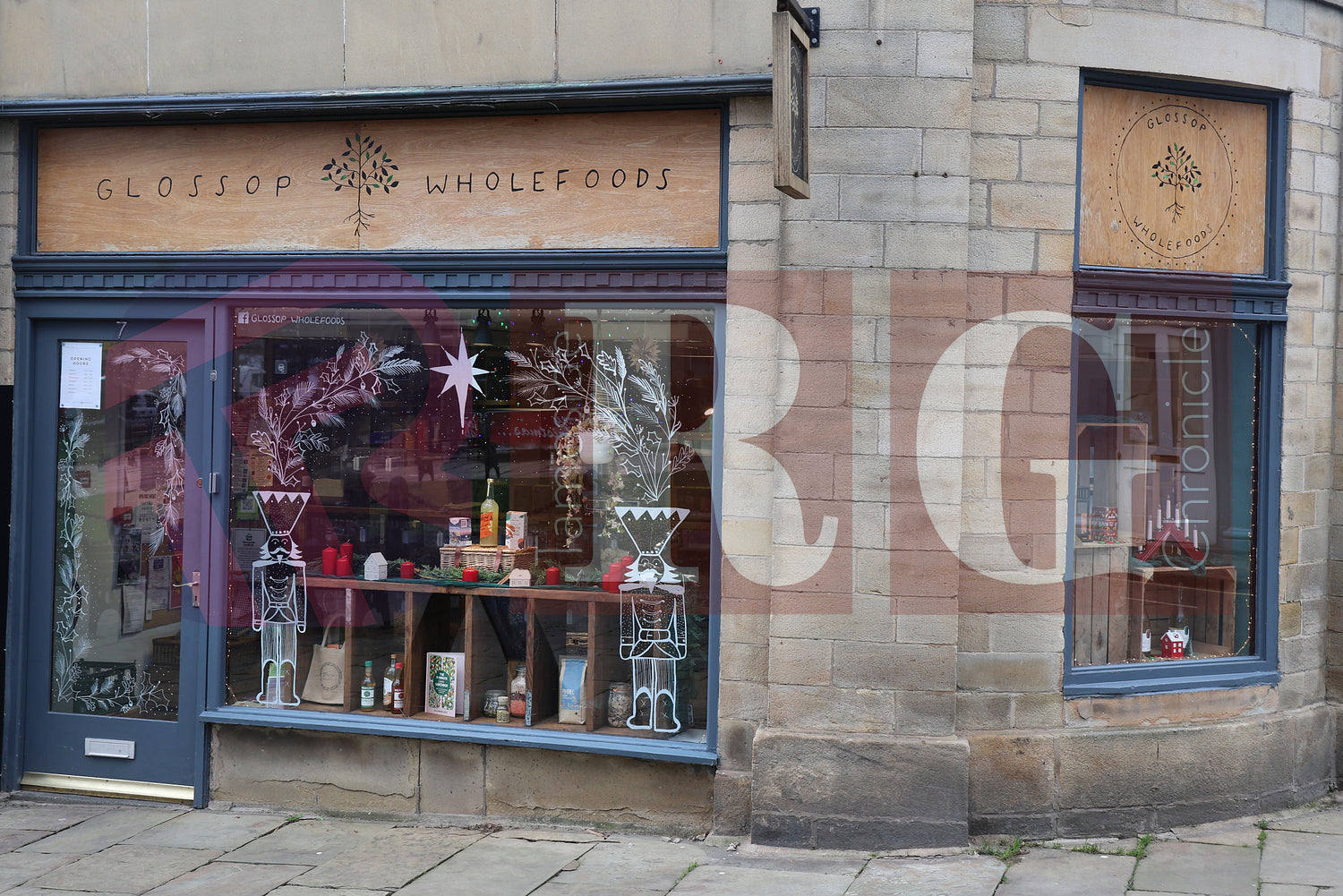 GLOSSOP SHOP XMAS WINDOWS 2024 (42).JPG