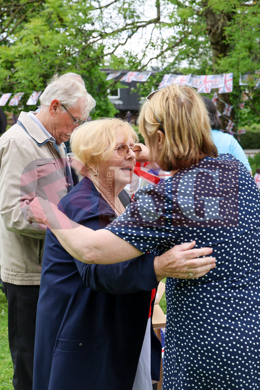 VE DAY THE COMMUNITY GARDEN DUKINFIELD (39).JPG