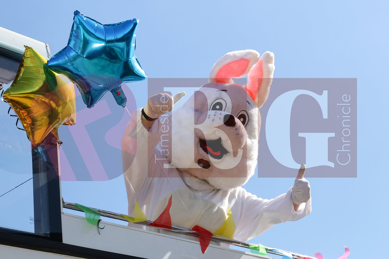 TAMESIDE HOSPITAL CHILDRENS WARD EASTER STAGECOACH (4).JPG