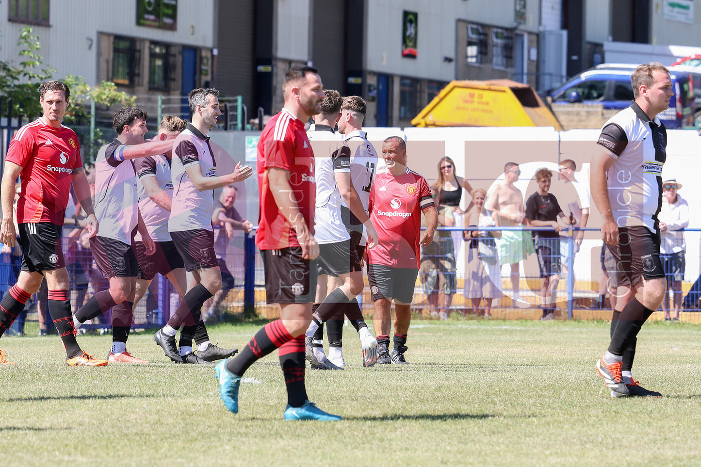 GLOSSOP NORTH EBD V UNITED LEGENDS  (78).JPG