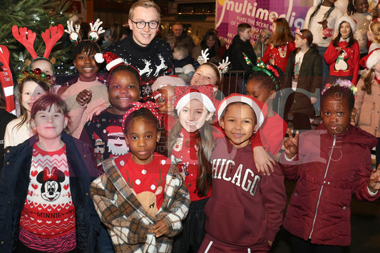 DROYLSDEN LIGHTS SWITCH ON 2024 (67).JPG