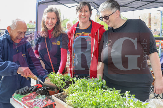 PLANT & SWAP EVENT TESCO STALYBRIDGE 2025 (22).JPG