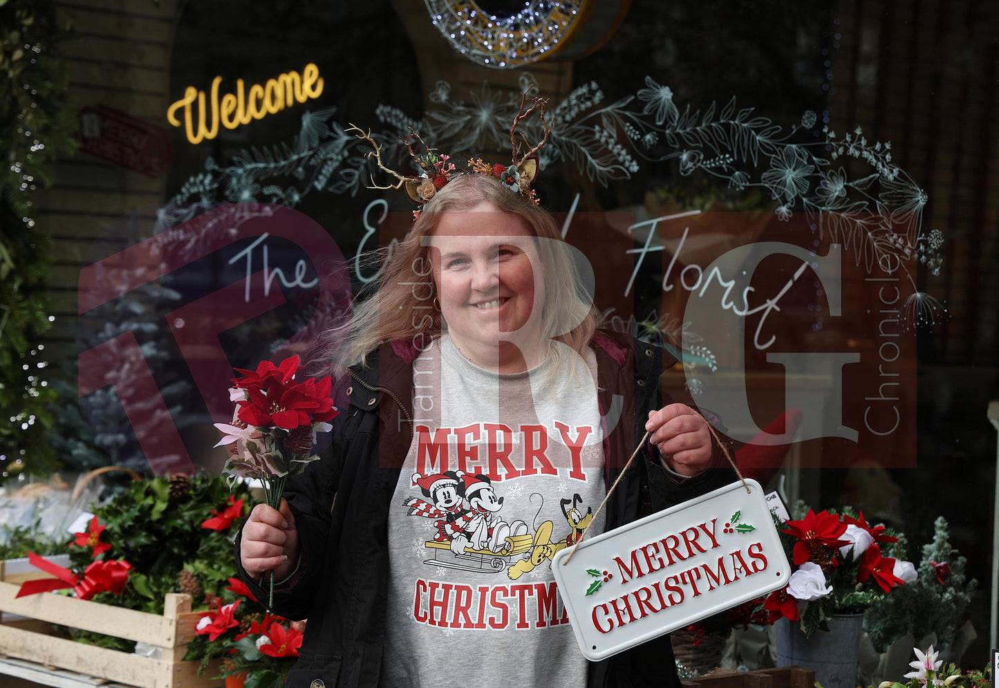 GLOSSOP SHOP XMAS WINDOWS 2024 (37).JPG