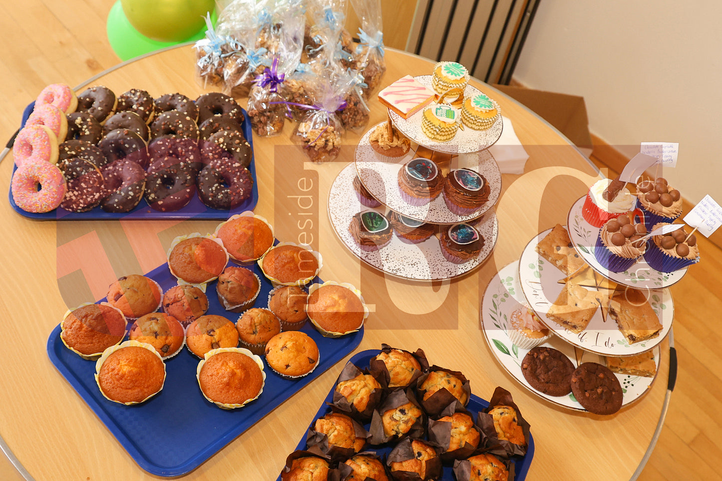 MOSSLEY HOLLINS MACMILLAN CAKE SALE 2024 (18).JPG