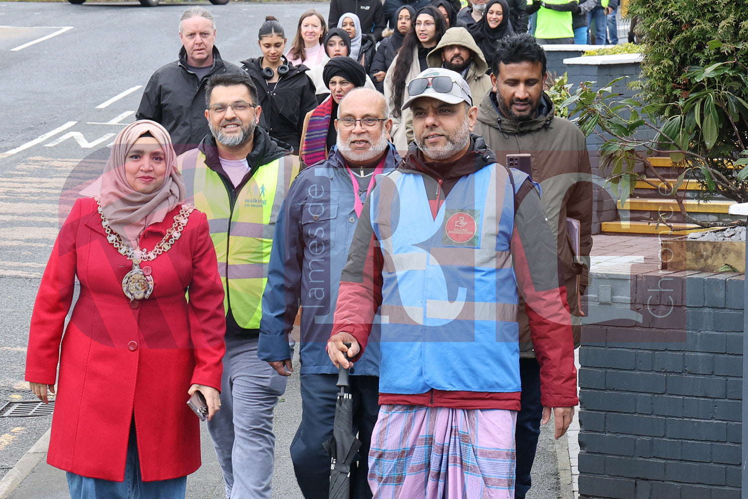 WALK WITH THE MAYOR HYDE TO DUKINFIELD (27).JPG