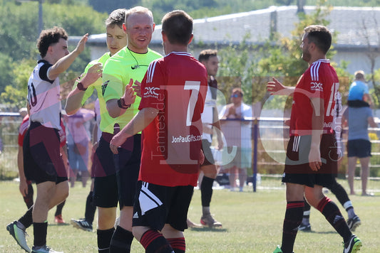 GLOSSOP NORTH EBD V UNITED LEGENDS  (184).JPG