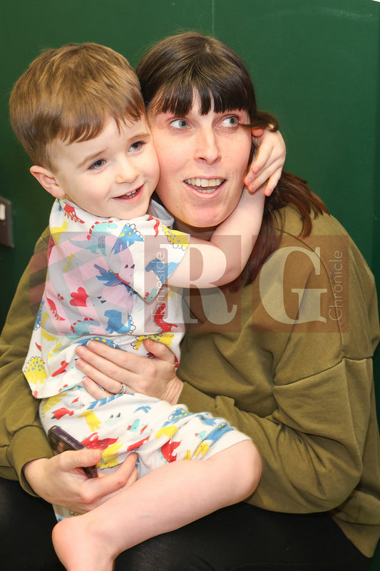 SANTA VISIT TAMESIDE CHILDRENS UNIT 2024 (30).JPG