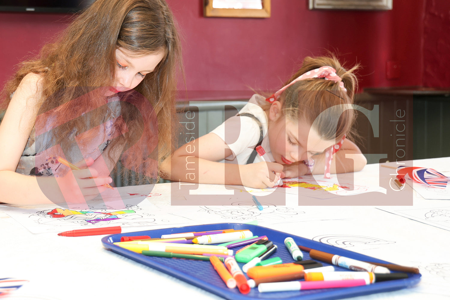 VE DAY OLD PEGS PUB DENTON (8).JPG