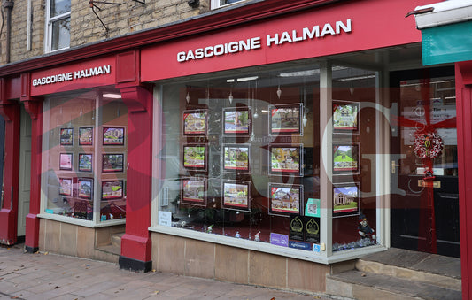 GLOSSOP SHOP XMAS WINDOWS 2024 (58).JPG