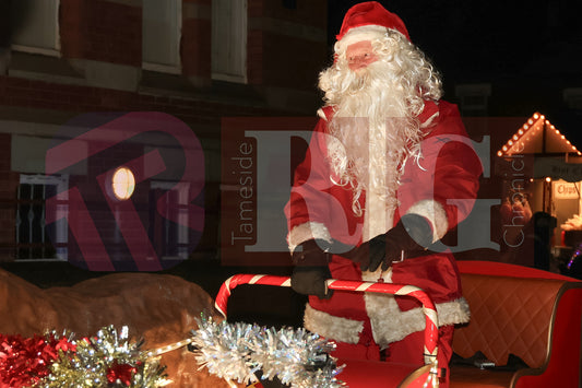 DUKINFIELD LIGHTS SWITCH ON (37).JPG