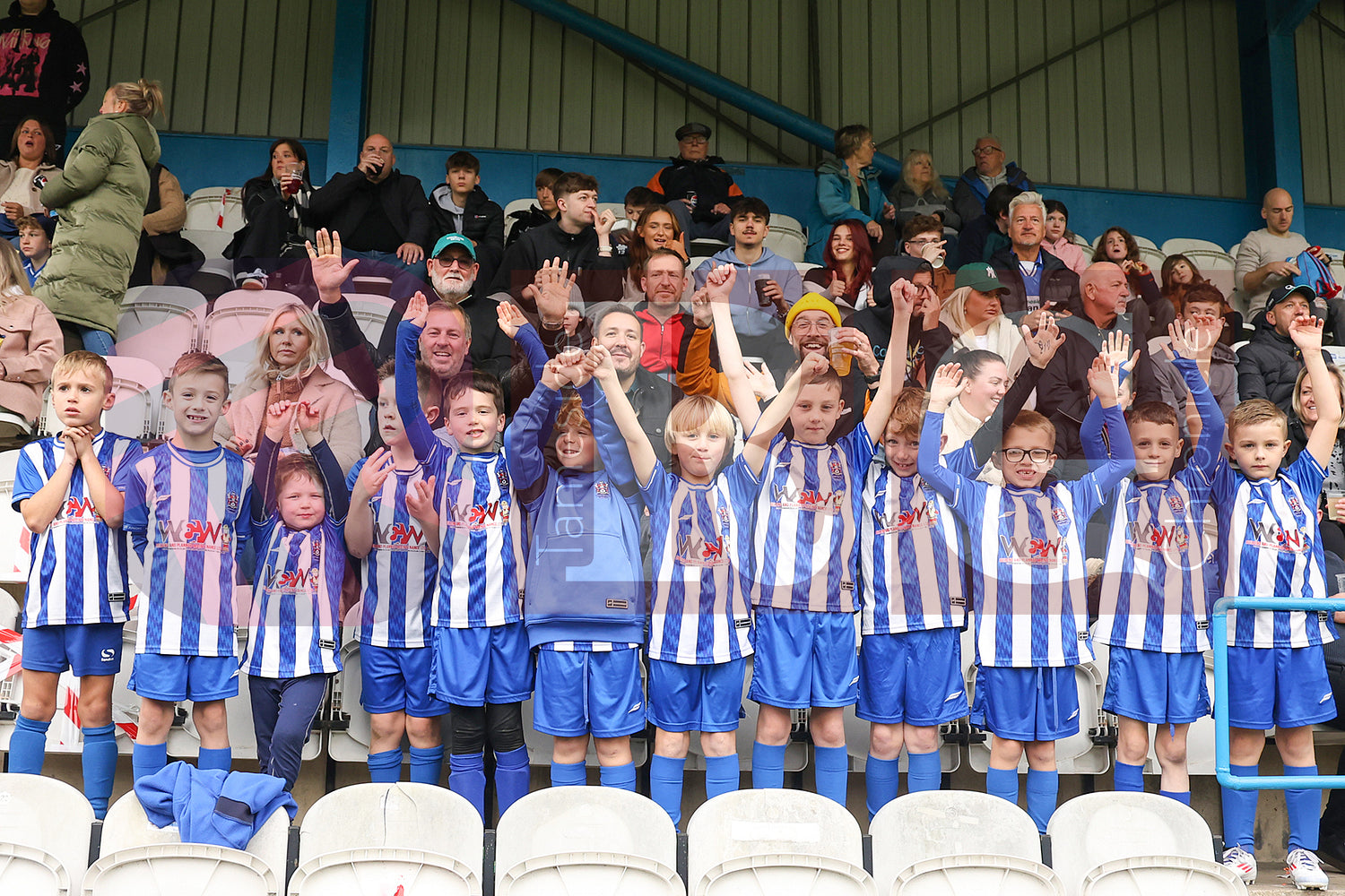 STALYBRIDGE CELTIC LEGENDS V MAN UTD LEGENDS (4).JPG