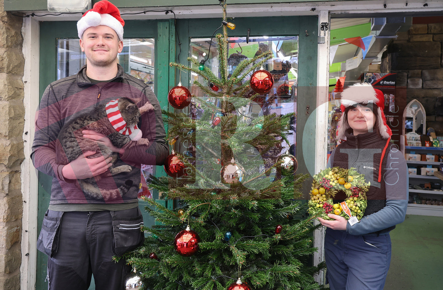 GLOSSOP SHOP XMAS WINDOWS 2024 (12).JPG