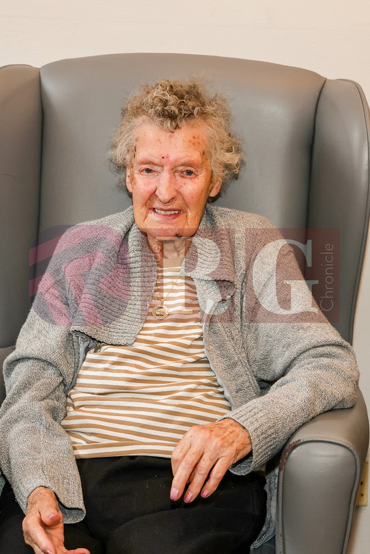 HAPPY 102yrs OLD BIRTHDAY ROSE DUGGAN (20).JPG