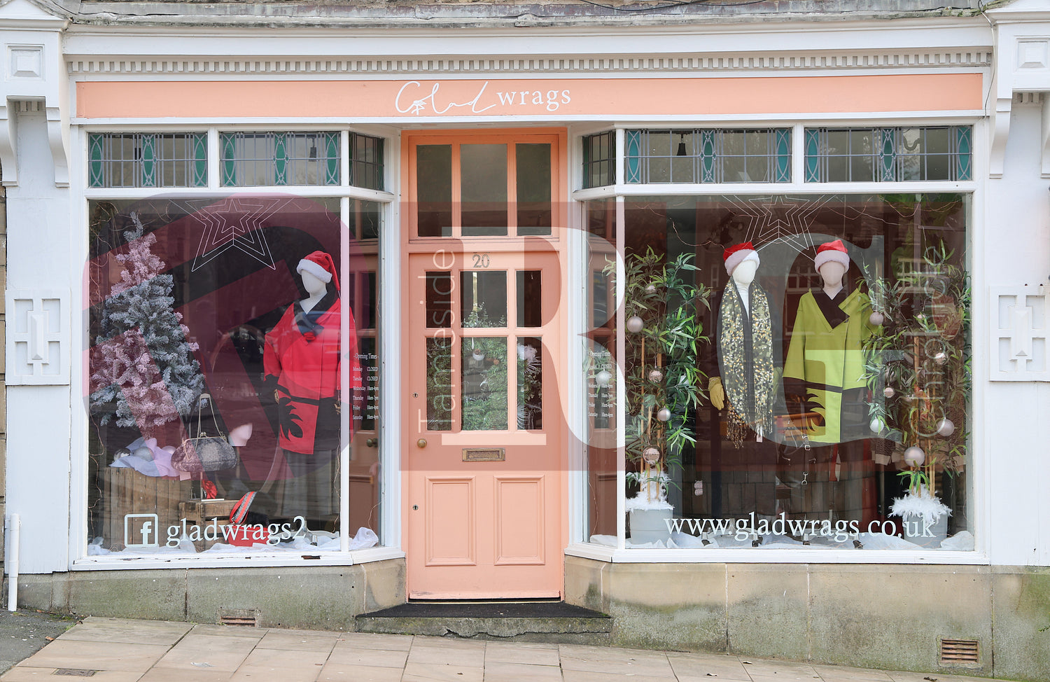 GLOSSOP SHOP XMAS WINDOWS 2024 (20).JPG