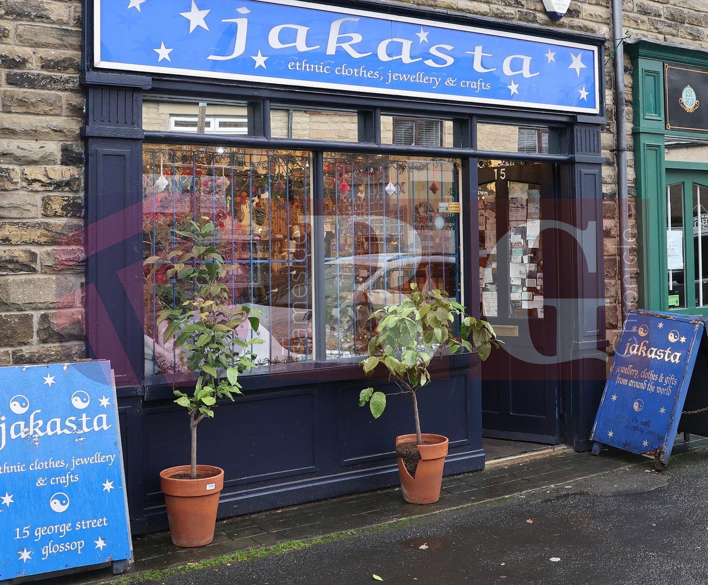GLOSSOP CHRISTMAS SHOPS 2025 (81).JPG