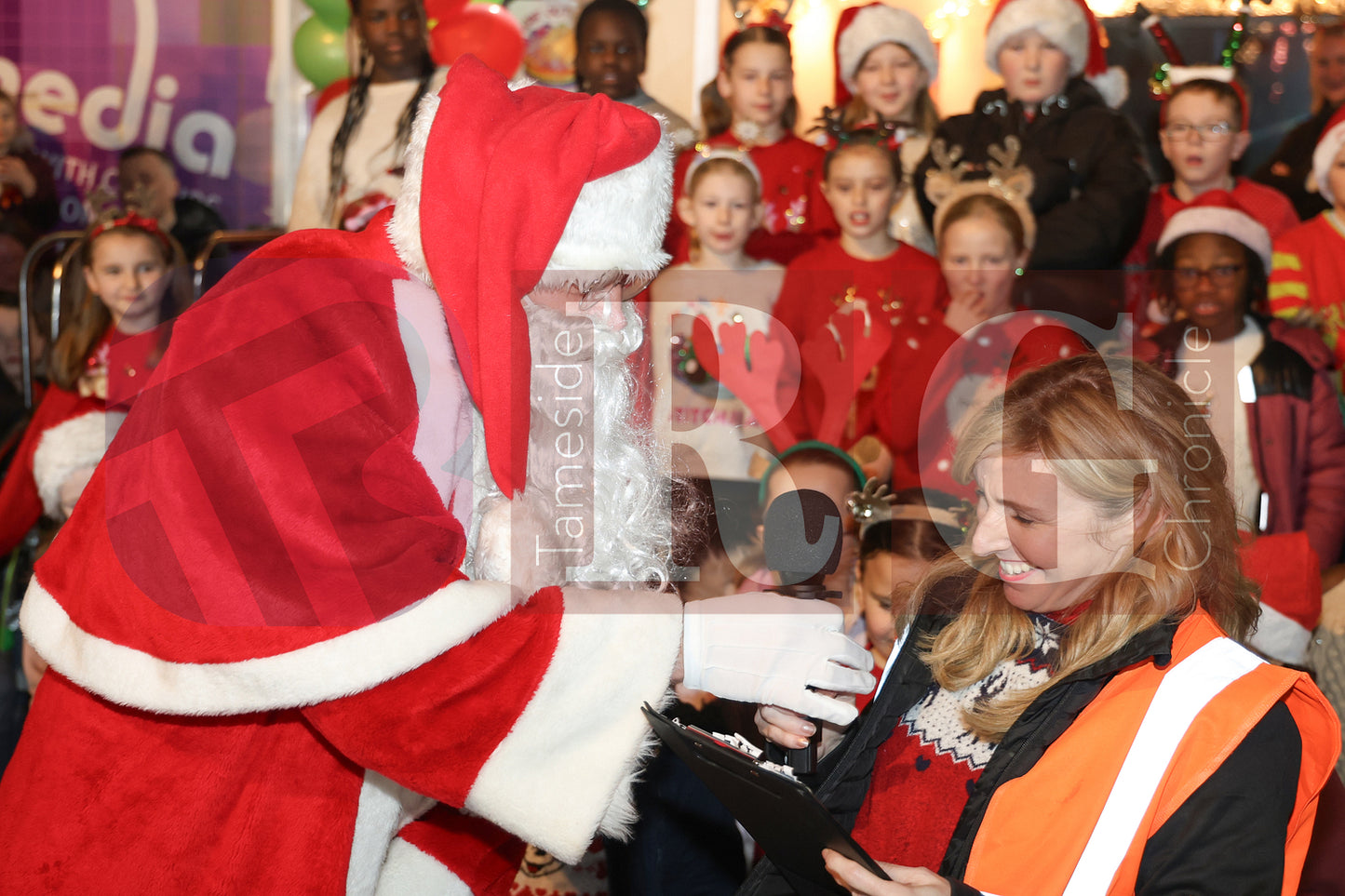 DROYLSDEN LIGHTS SWITCH ON 2024 (50).JPG
