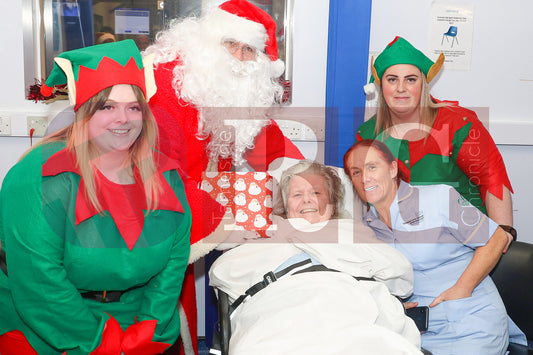 SANTA VISIT TAMESIDE CHILDRENS UNIT 2024 (73).JPG