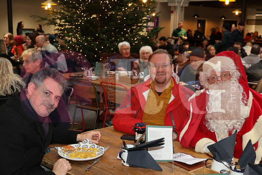 GLOSSOP LIGHT SWITCH ON 2025 (14).JPG