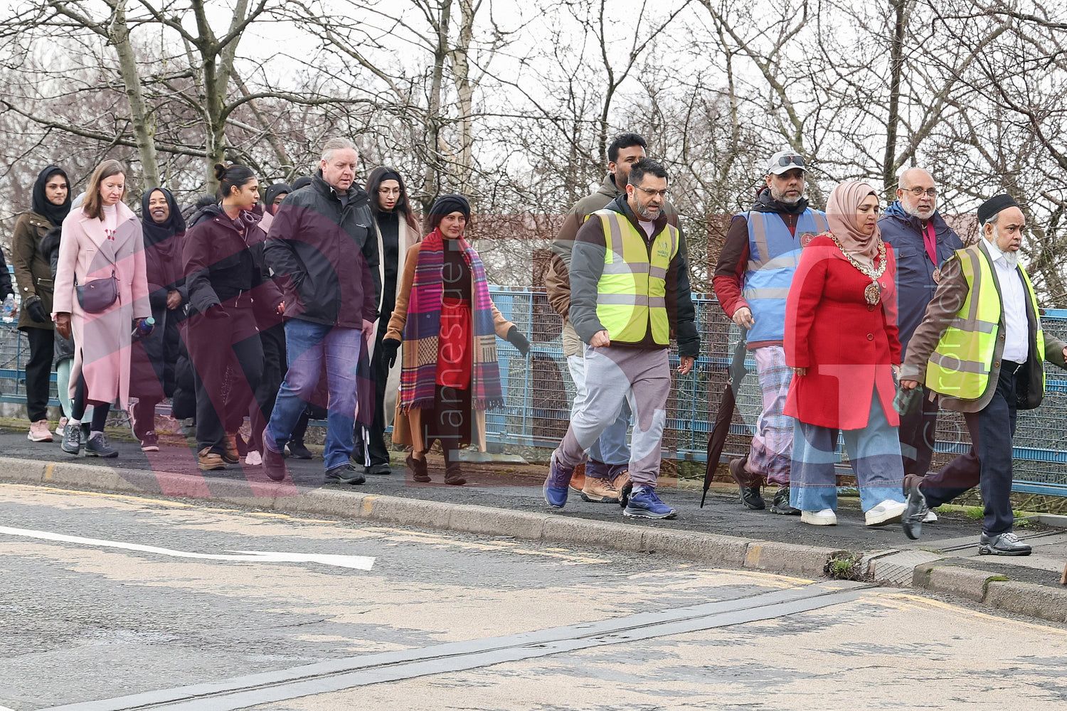 WALK WITH THE MAYOR HYDE TO DUKINFIELD (24).JPG