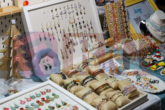 GLOSSOP LIGHT SWITCH ON 2025 (63).JPG