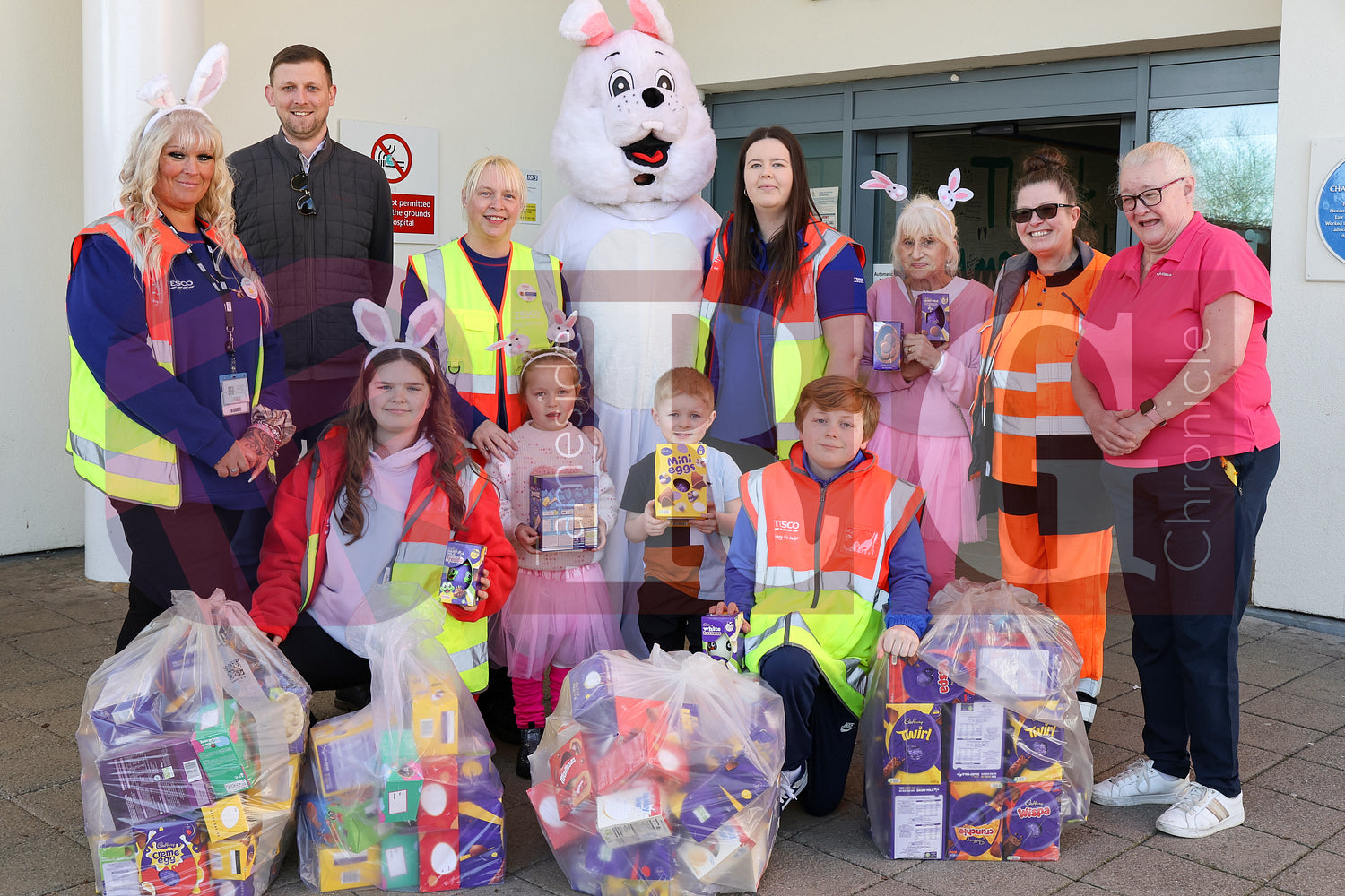 TAMESIDE HOSPITAL CHILDRENS WARD EASTER STAGECOACH (17).JPG