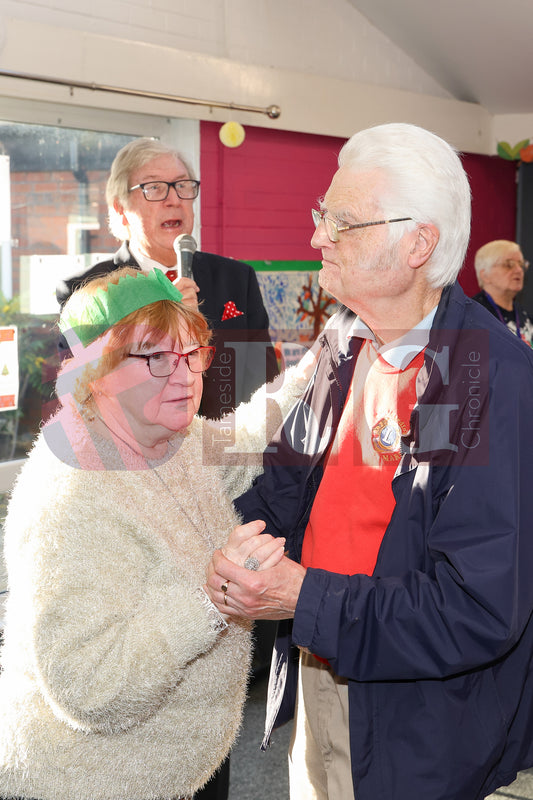 TOGETHER CENTRE DUKINFIELD XMAS DINNER 2025 (77).JPG