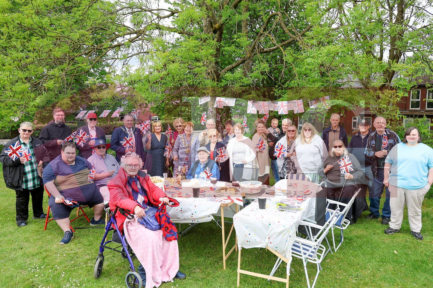 VE DAY THE COMMUNITY GARDEN DUKINFIELD (5).JPG