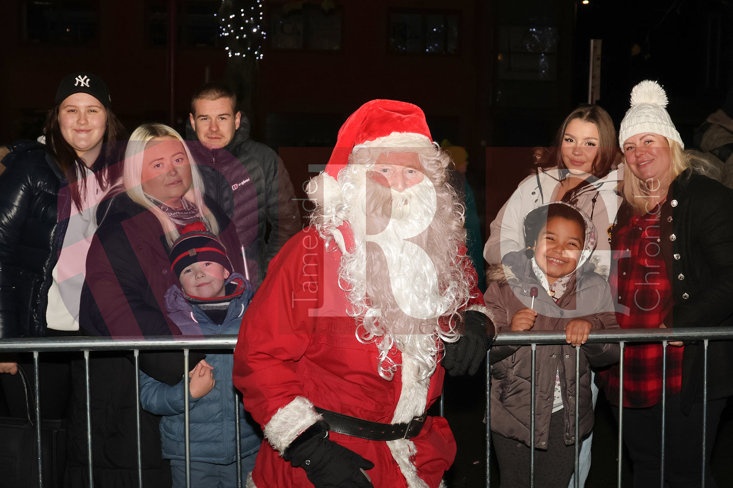 DUCKINFIELD LIGHTS SWITCH ON (77).JPG