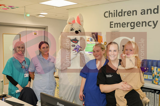 TAMESIDE HOSPITAL CHILDRENS WARD EASTER STAGECOACH (61).JPG