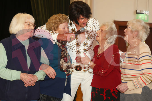 95TH BIRTHDAY DUKINFIELD TOWN HALL ELVIS  (75).JPG