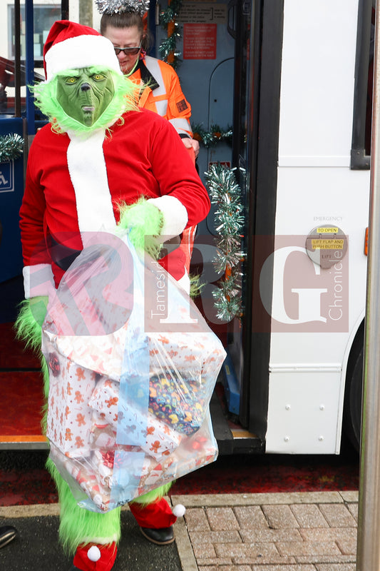 TAMESIDE HOSPITAL CHILDRENS WARD WITH SANTA 2025 (18).JPG