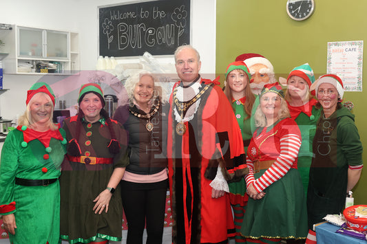 GLOSSOP LIGHTS SWITCH ON 2024 (34).JPG