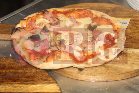 GLOSSOP LIGHT SWITCH ON 2025 (108).JPG