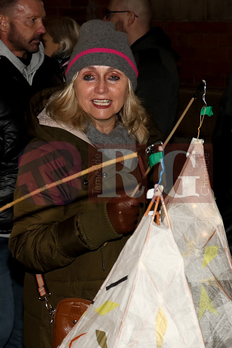 LANTERN PARADE STALYBRIDGE (69).JPG
