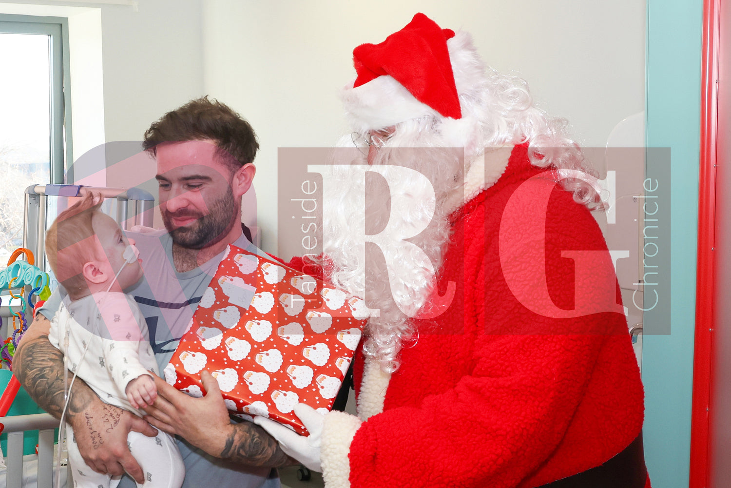 SANTA VISIT TAMESIDE CHILDRENS UNIT 2024 (64).JPG
