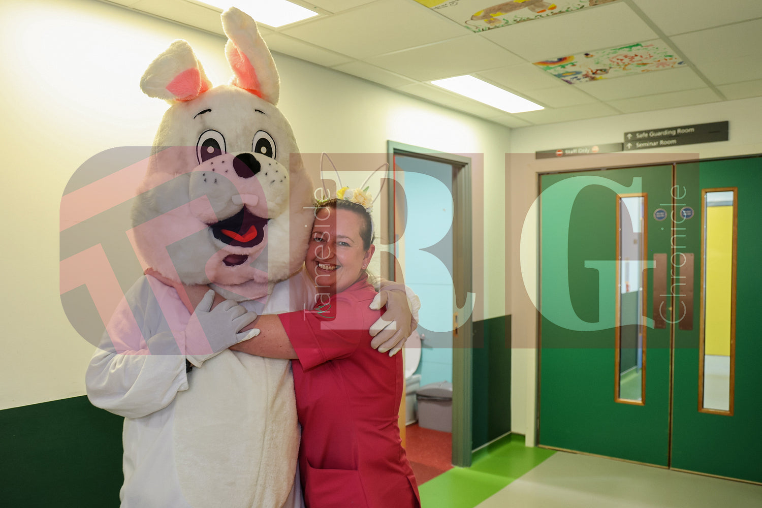 TAMESIDE HOSPITAL CHILDRENS WARD EASTER STAGECOACH (23).JPG
