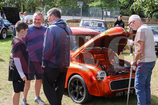 GLOSSOP CAR SHOW (98).JPG