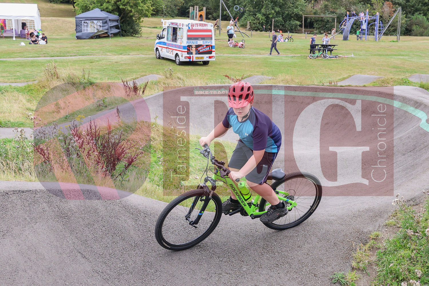 HADFIELD PICNIC IN THE PARK (41).JPG