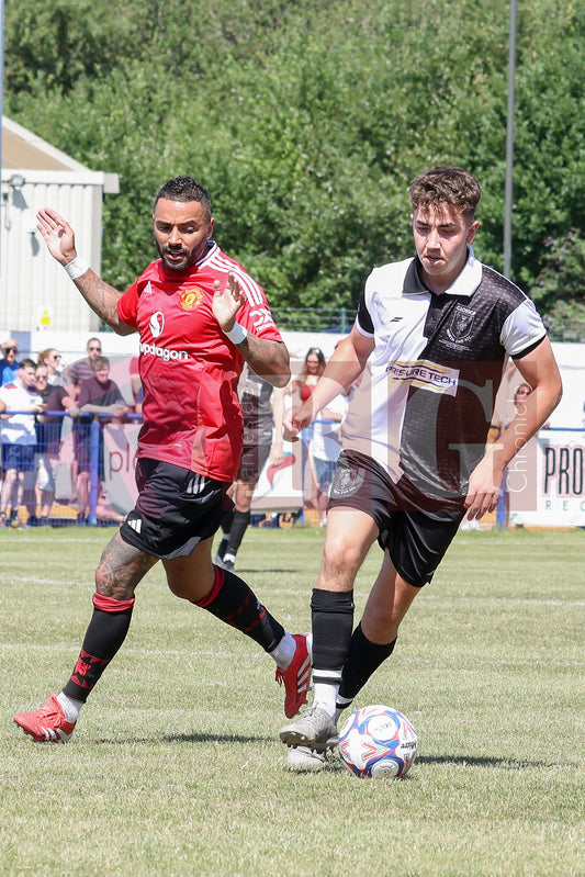 GLOSSOP NORTH EBD V UNITED LEGENDS  (72).JPG