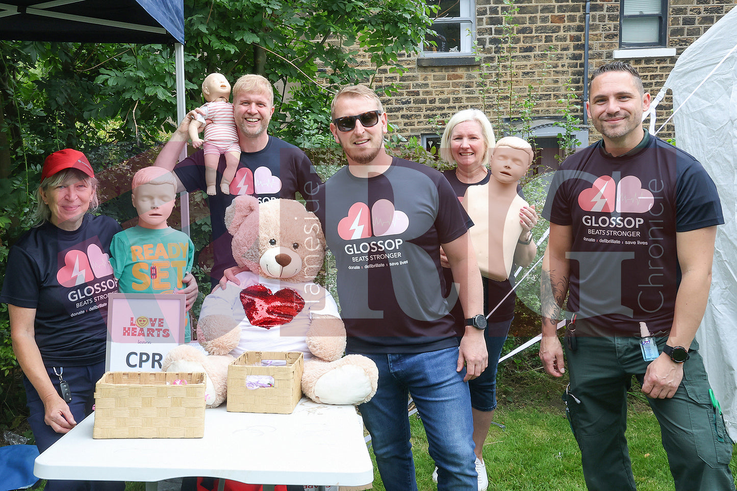 DEFIB FUNDRAISER GLOSSOP (43).JPG