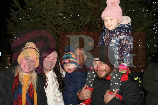 DUCKINFIELD LIGHTS SWITCH ON (48).JPG