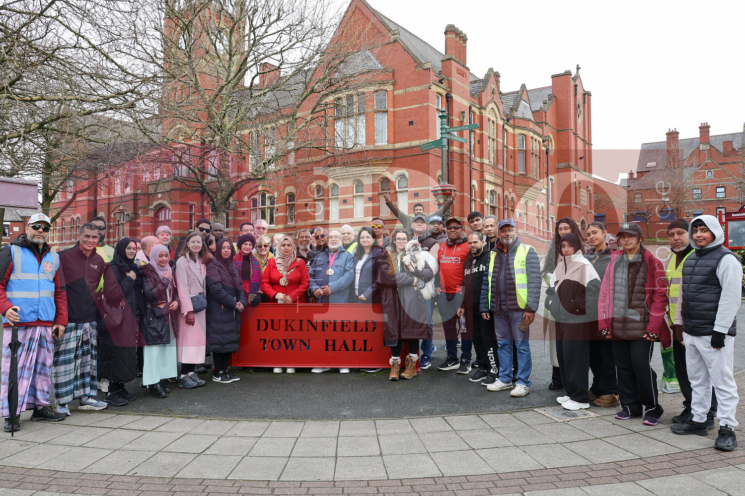 WALK WITH THE MAYOR HYDE TO DUKINFIELD (58).JPG