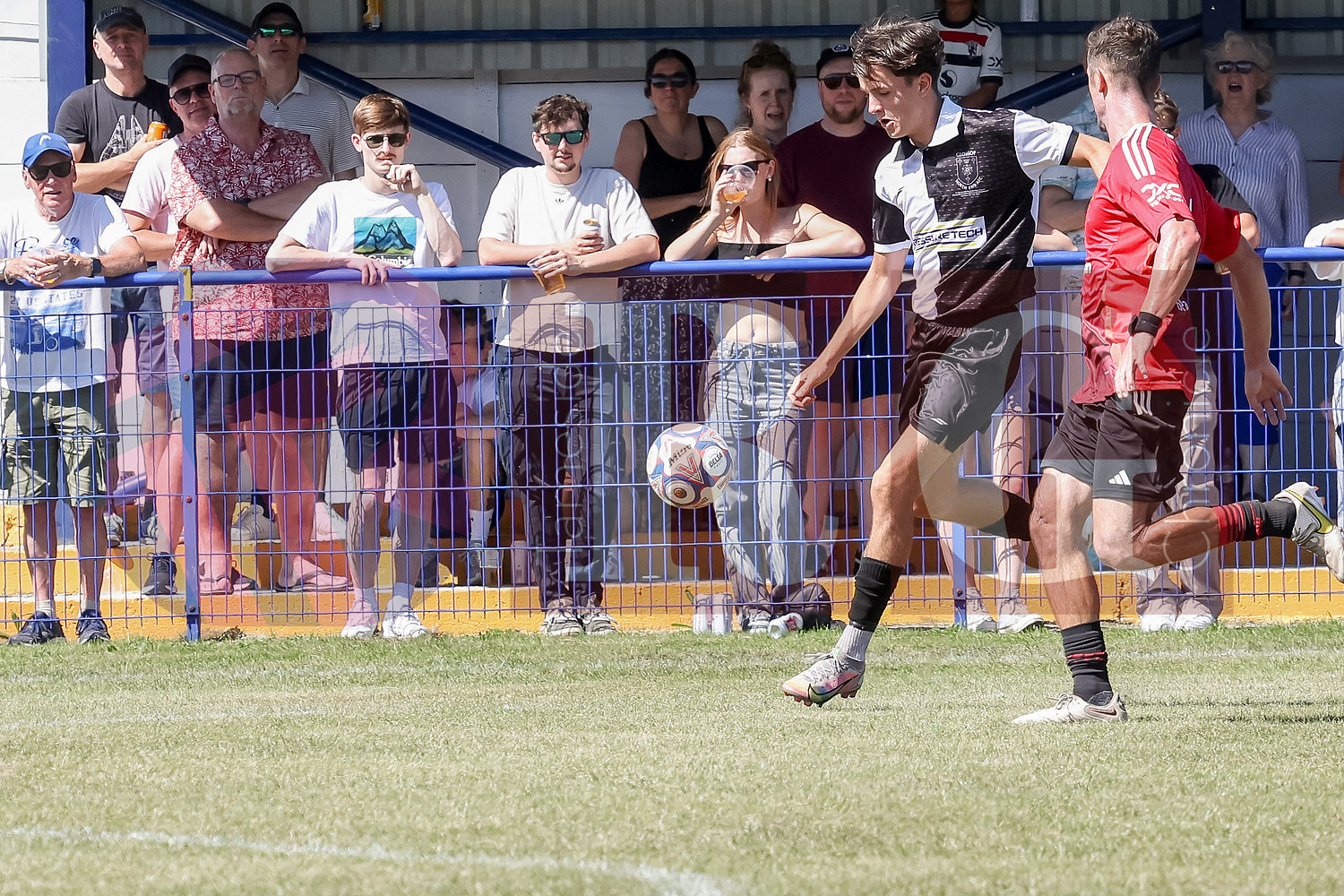 GLOSSOP NORTH EBD V UNITED LEGENDS  (90).JPG