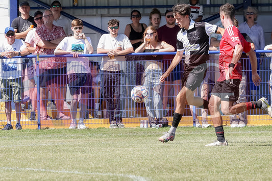 GLOSSOP NORTH EBD V UNITED LEGENDS  (90).JPG
