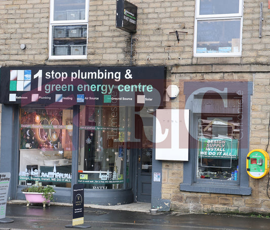 GLOSSOP CHRISTMAS SHOPS 2025 (78).JPG