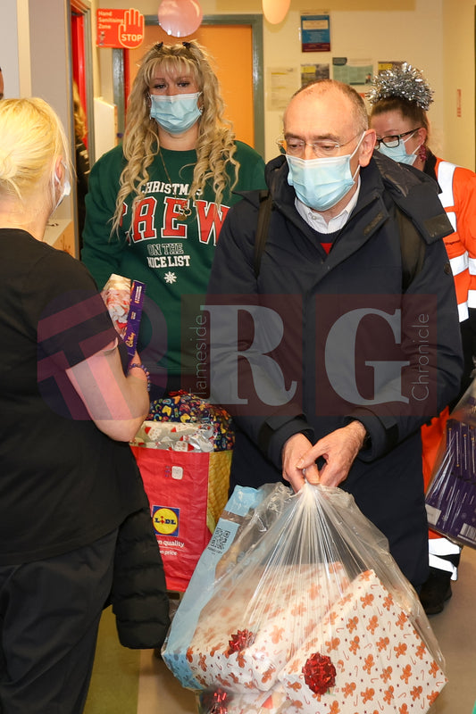 TAMESIDE HOSPITAL CHILDRENS WARD WITH SANTA 2025 (56).JPG