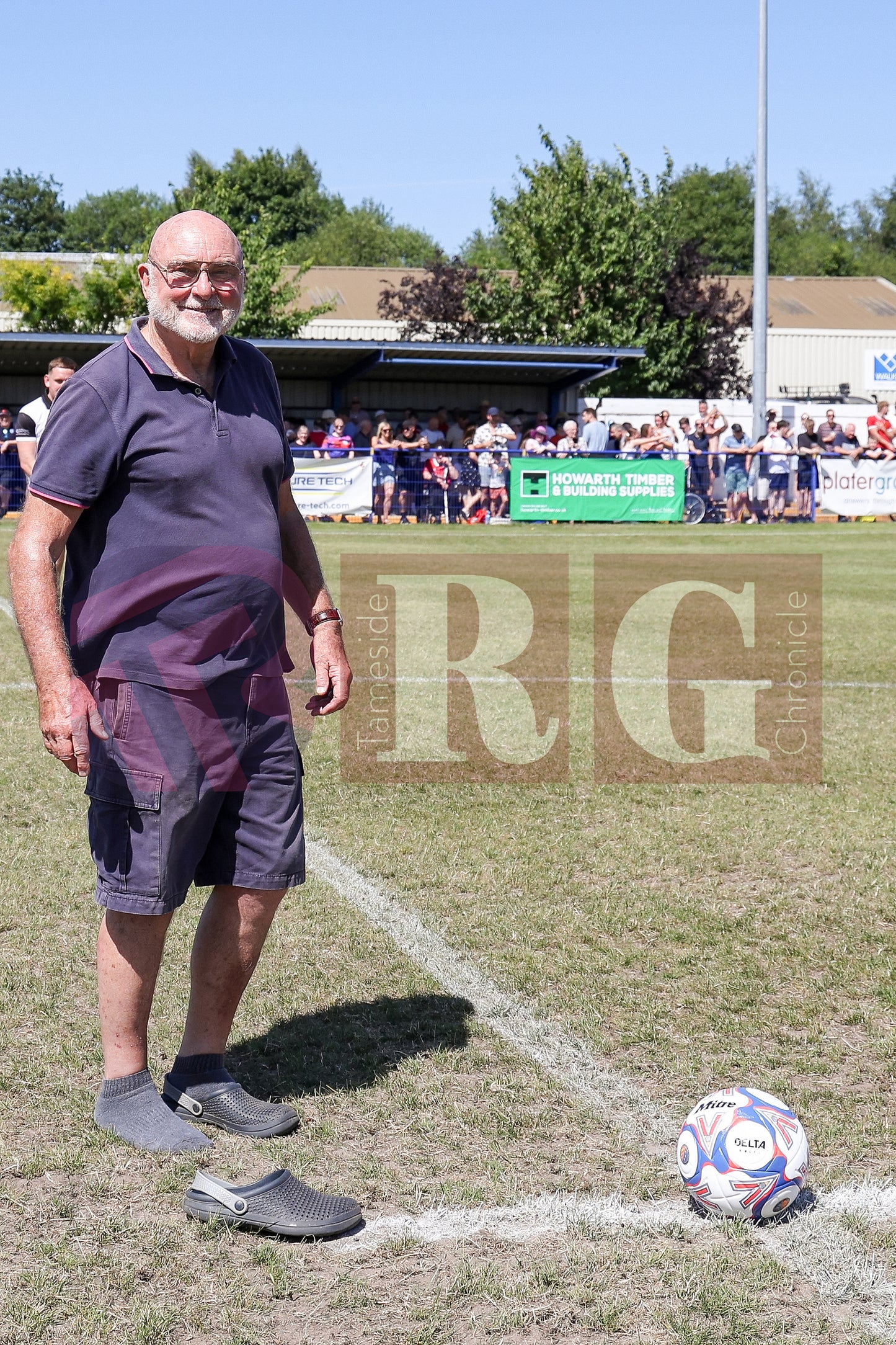 GLOSSOP NORTH EBD V UNITED LEGENDS  (11).JPG