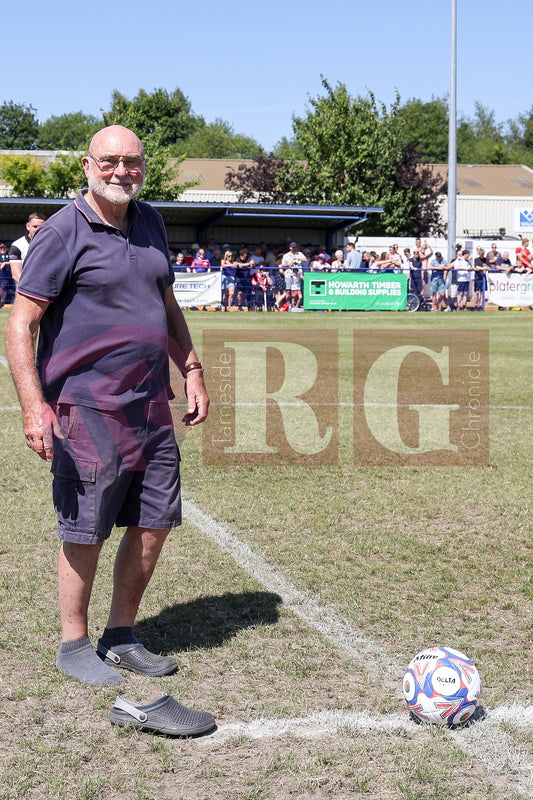 GLOSSOP NORTH EBD V UNITED LEGENDS  (11).JPG