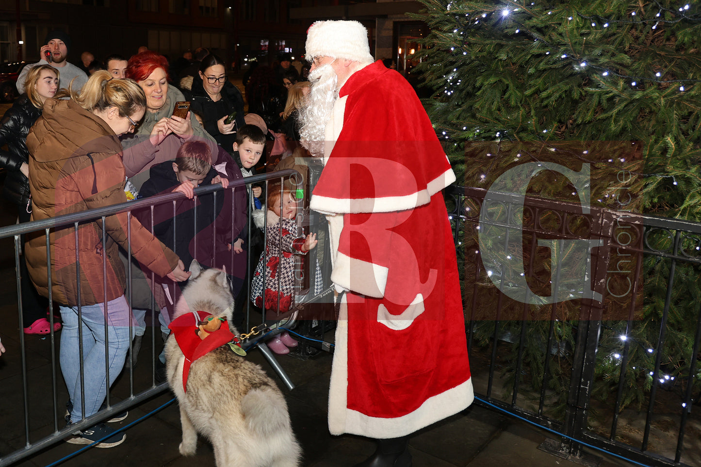 DROYLSDEN LIGHTS SWITCH ON 2024 (70).JPG