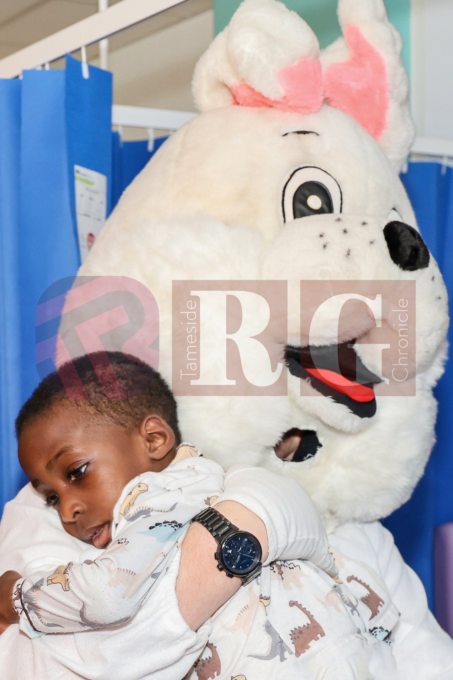 TAMESIDE HOSPITAL CHILDRENS WARD EASTER STAGECOACH (27).JPG